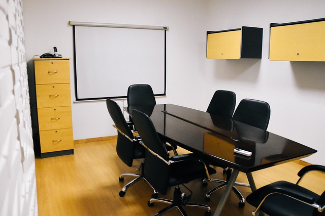 ** Jak coworking może pomóc w walce z samotnością: 5 praktycznych wskazówek dla Zetek - 9 2025